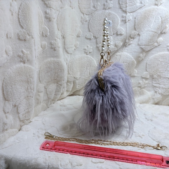 Lavender Faux Fur Handbag with Pearl Strap - Picture 4 of 8